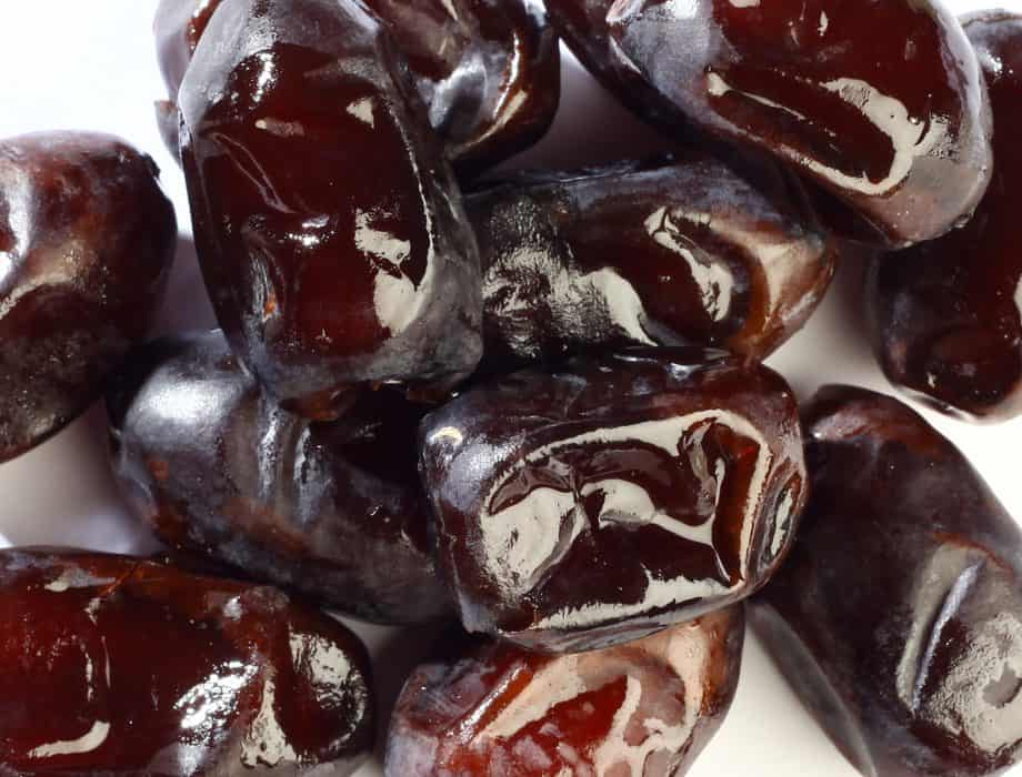 تصویر 1 از خرما مضافتی خوشه ای برداشت تازه از نخل های قدیمی